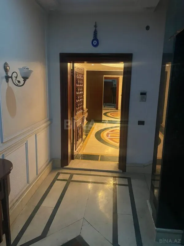 Kirayə verilir 5 otaqlı mənzil 400 m²