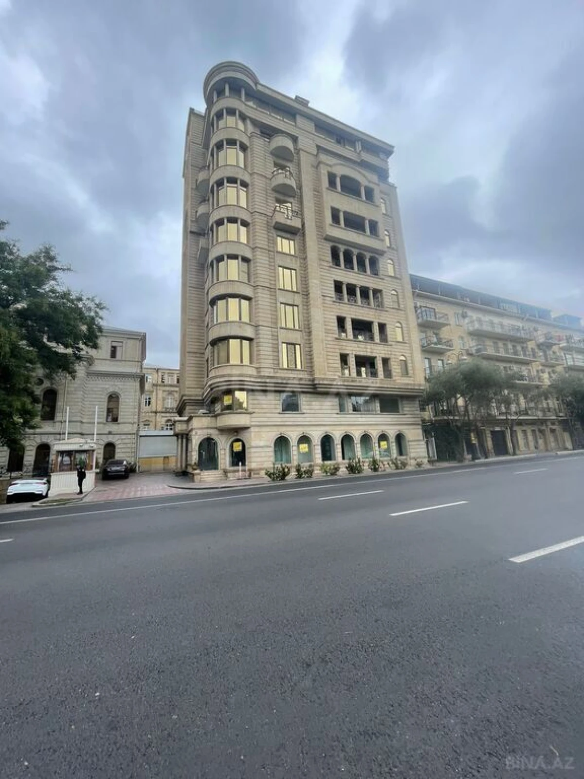 Kirayə verilir 5 otaqlı mənzil 400 m²