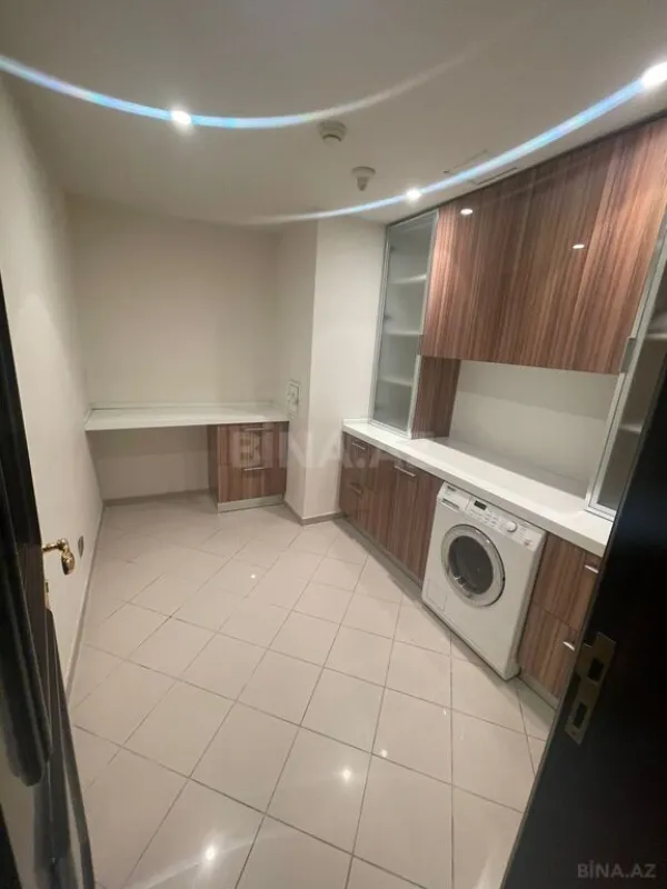 Kirayə verilir 5 otaqlı mənzil 400 m²