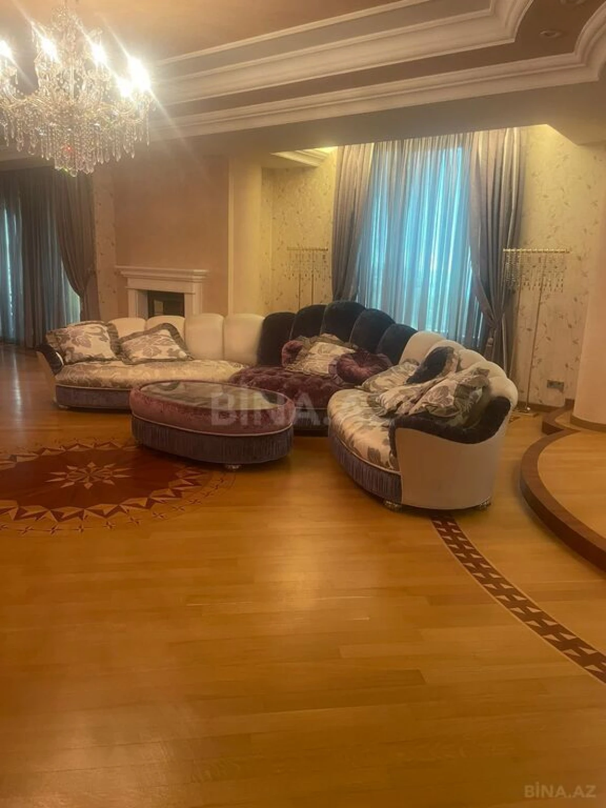 Kirayə verilir 5 otaqlı mənzil 400 m²
