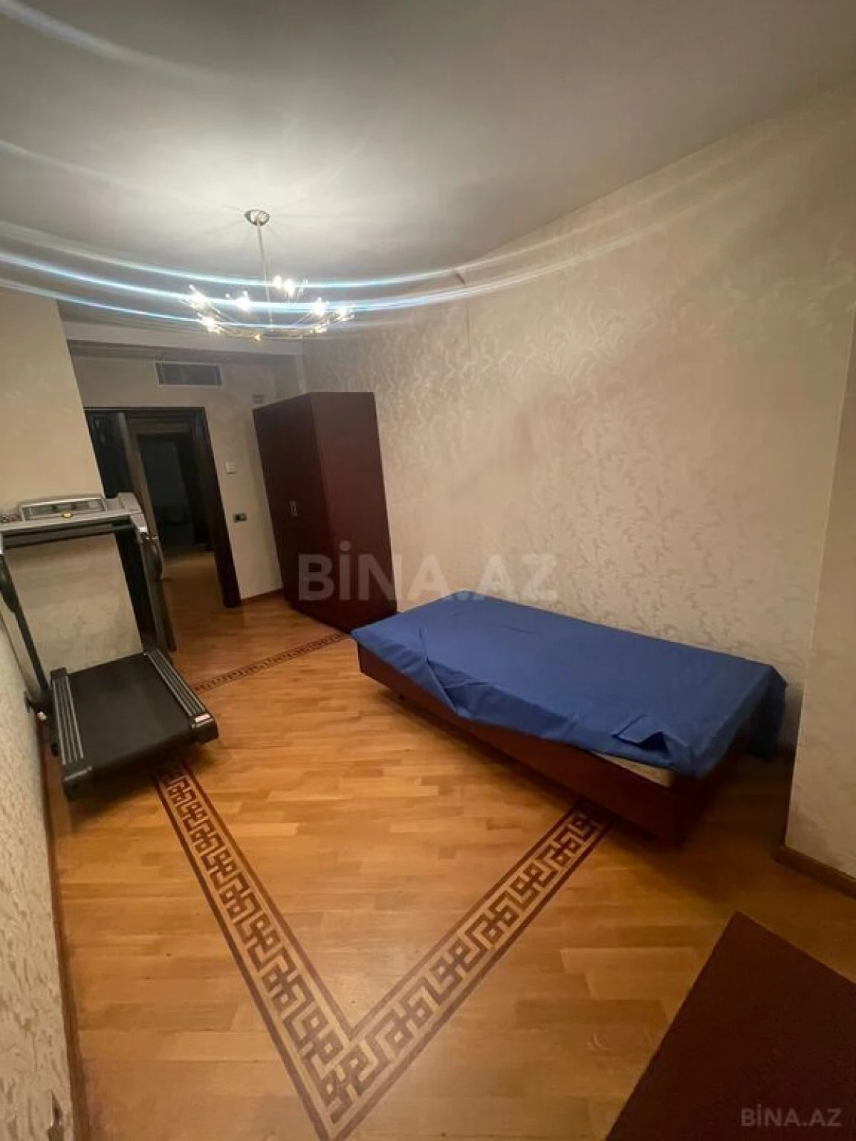 Kirayə verilir 5 otaqlı mənzil 400 m²
