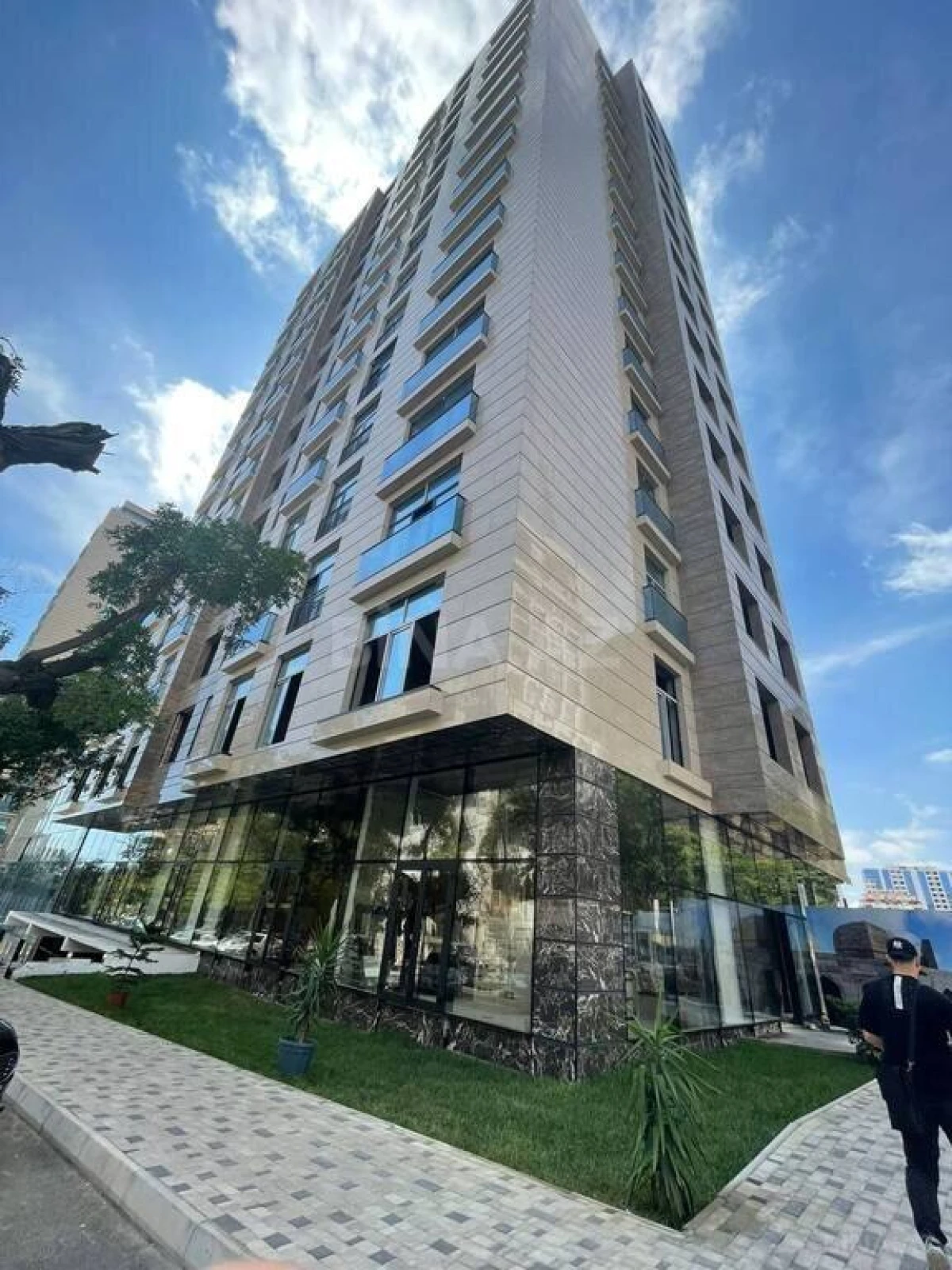Satılır 3 otaqlı mənzil 120 m²