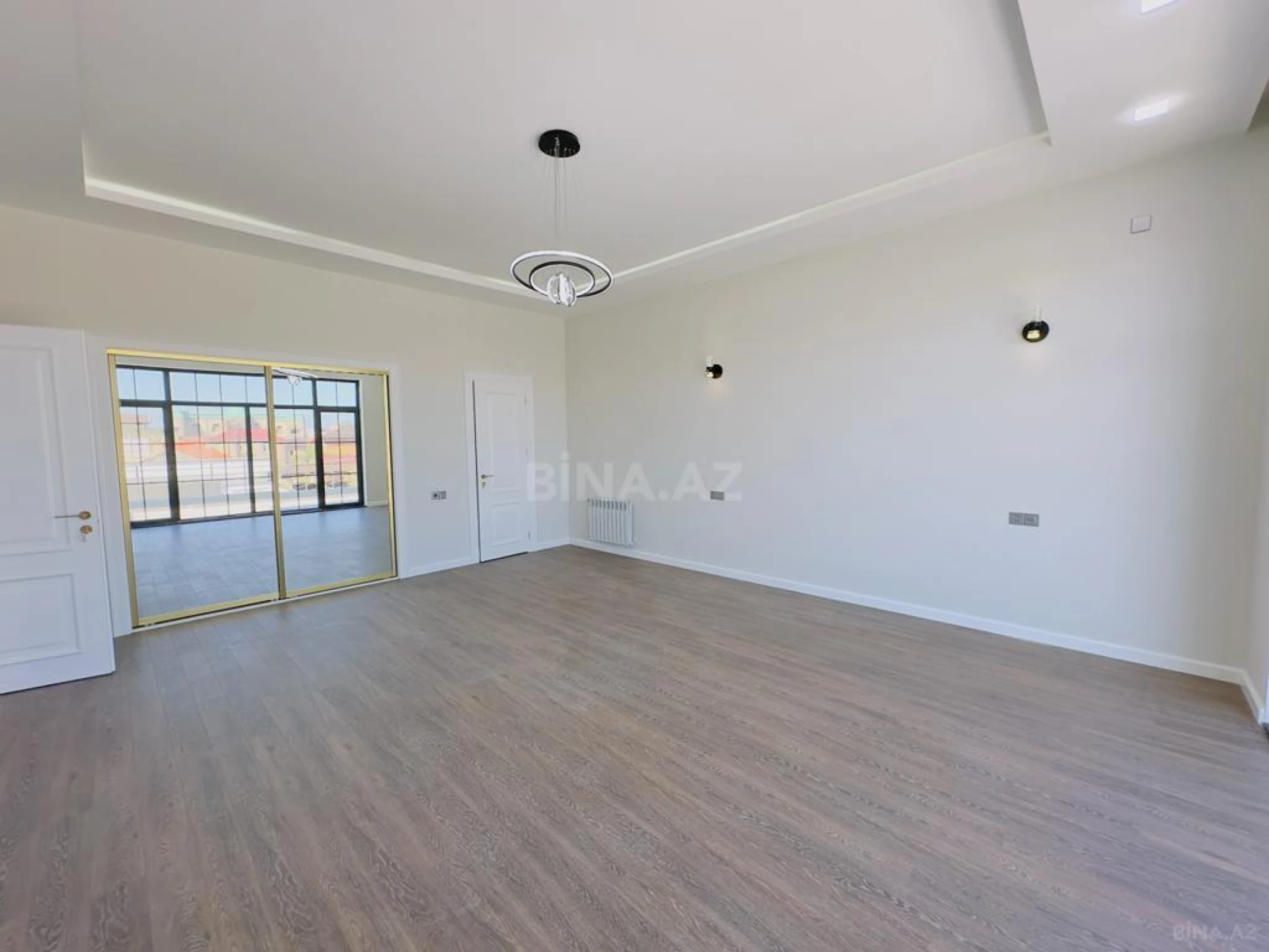 Satılır 5 otaqlı həyət evi 300 m²