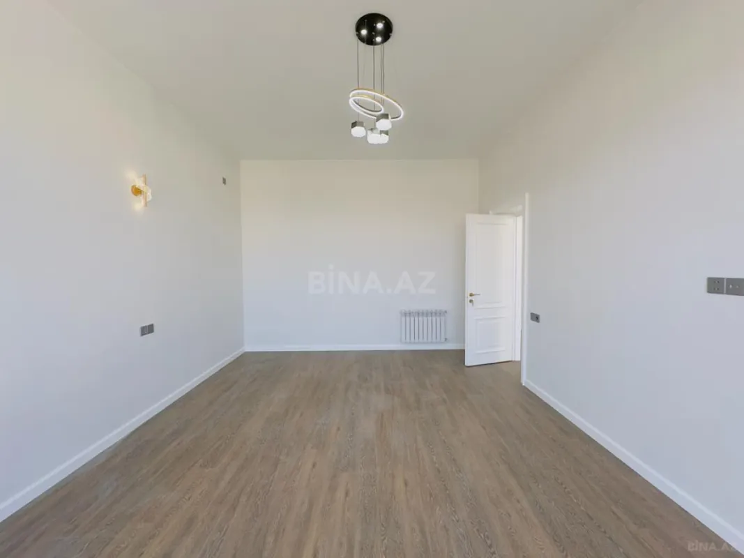 Satılır 5 otaqlı həyət evi 300 m²