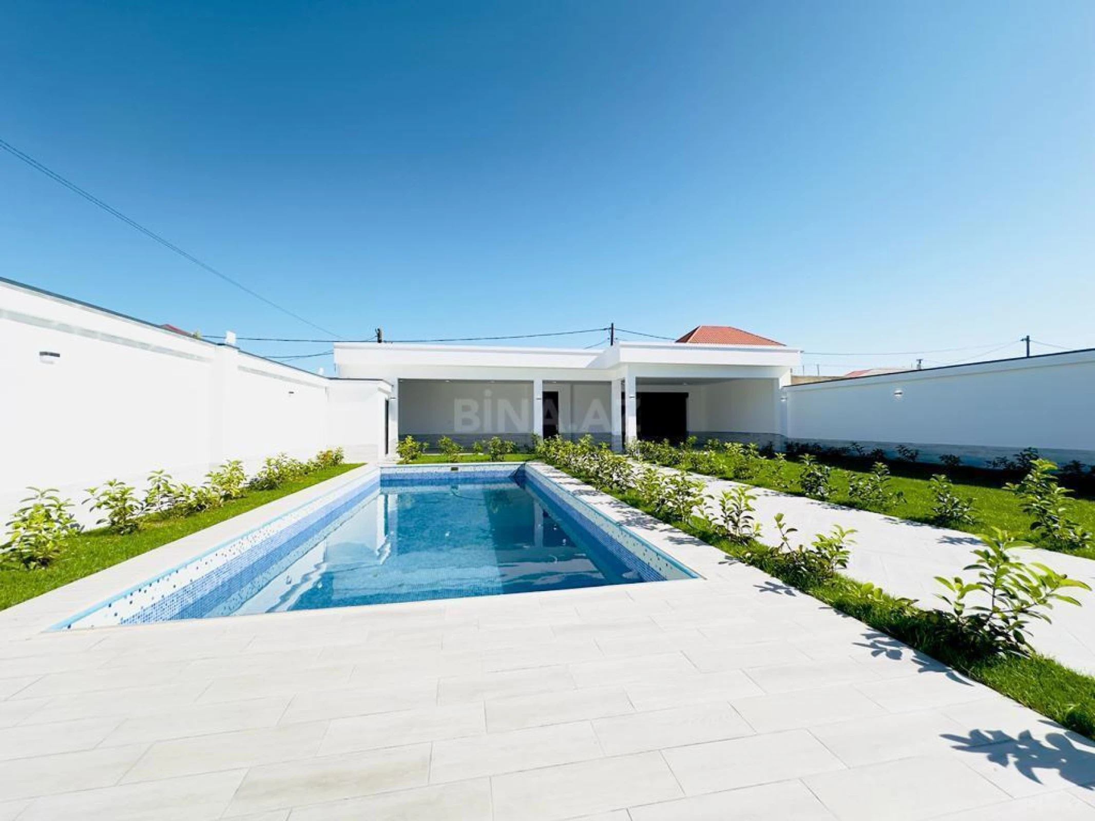 Satılır 5 otaqlı həyət evi 300 m²