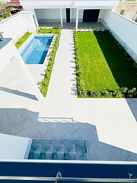 Satılır 5 otaqlı həyət evi 300 m²