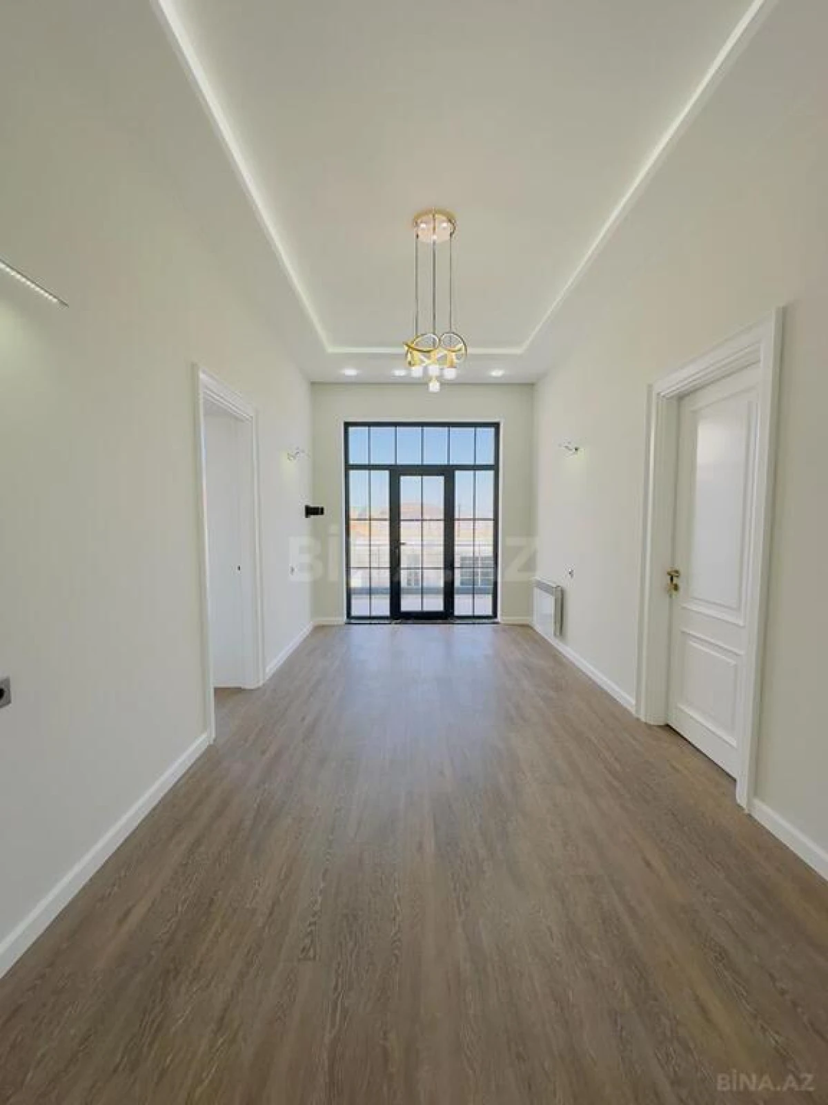 Satılır 5 otaqlı həyət evi 300 m²