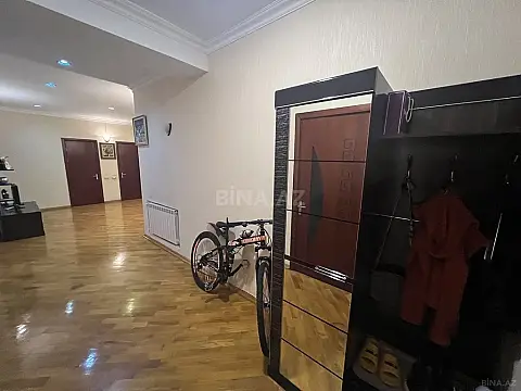 Satılır 3 otaqlı mənzil 140 m²