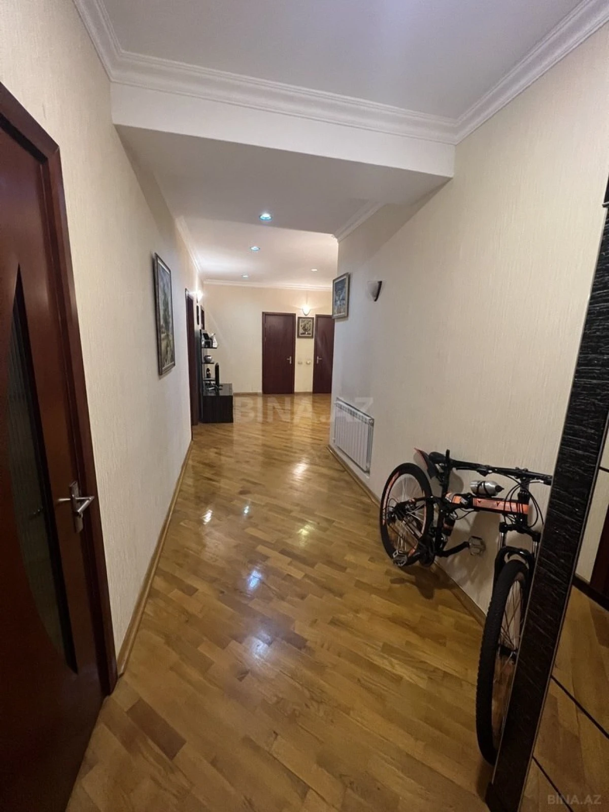Satılır 3 otaqlı mənzil 140 m²