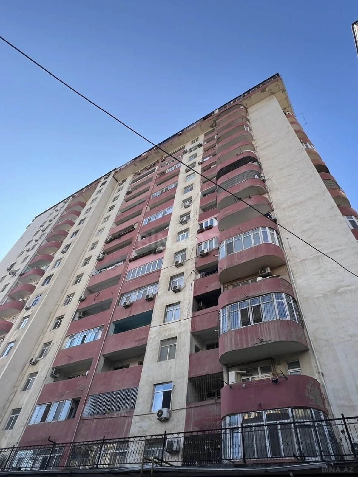 Satılır 3 otaqlı mənzil 140 m²