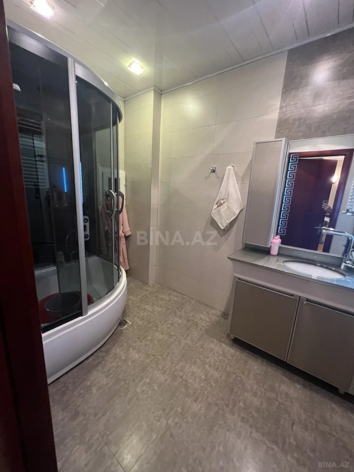 Satılır 3 otaqlı mənzil 140 m²