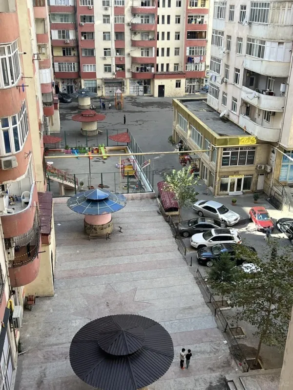Satılır 3 otaqlı mənzil 140 m²