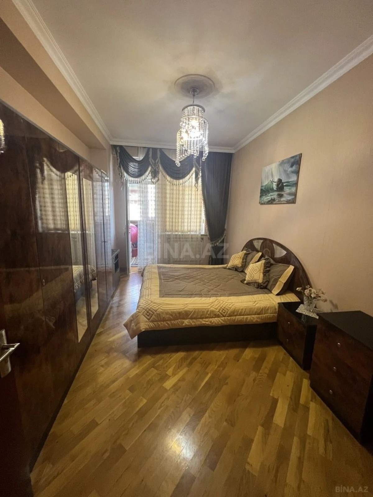 Satılır 3 otaqlı mənzil 140 m²