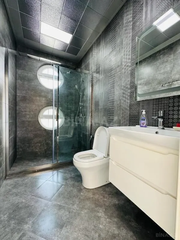 Satılır 4 otaqlı həyət evi 180 m²