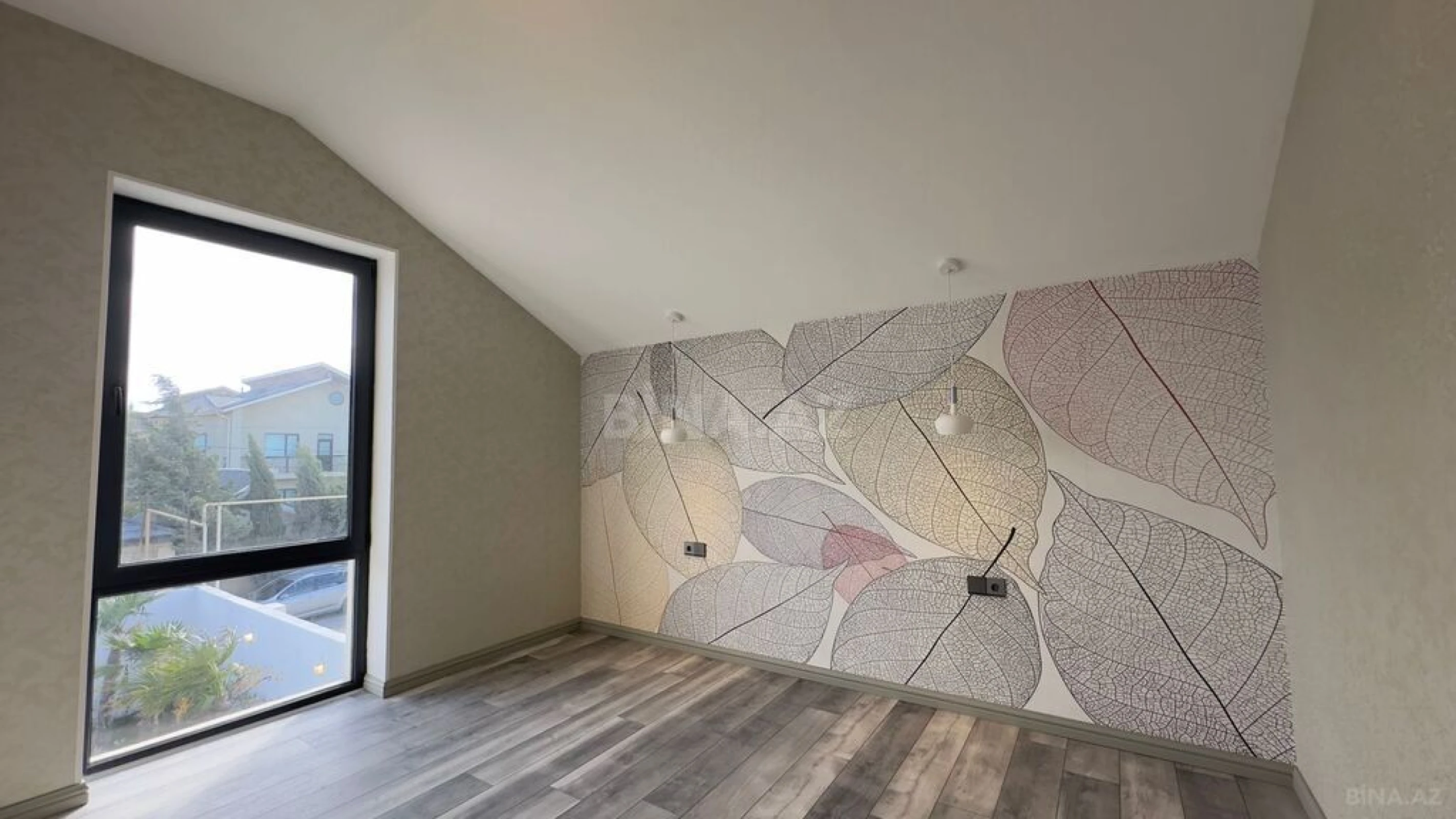 Satılır 6 otaqlı həyət evi 250 m²