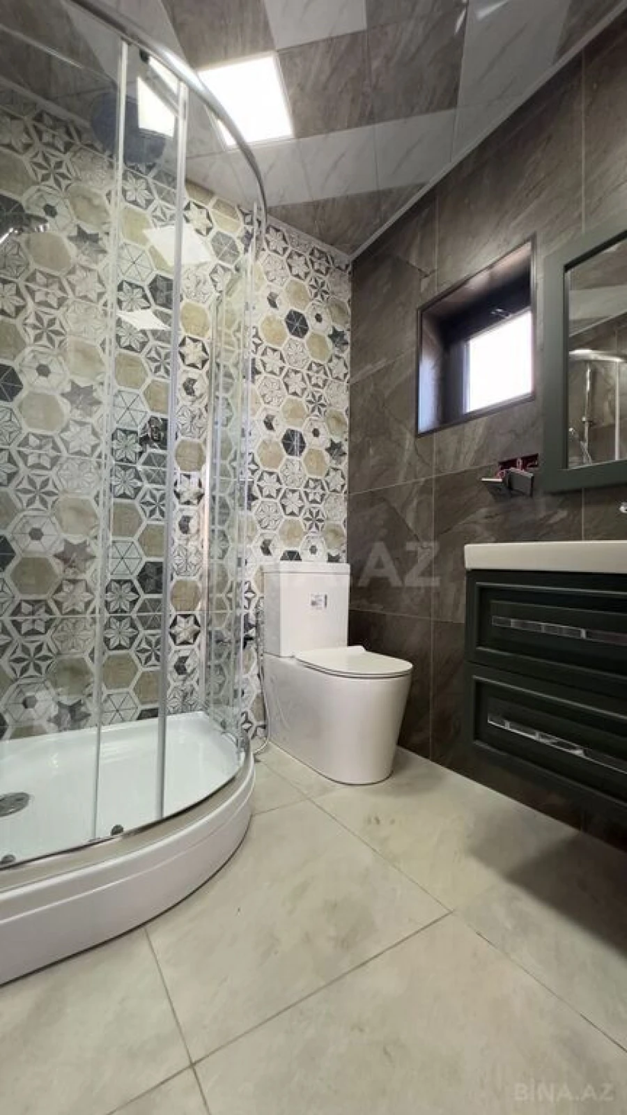 Satılır 6 otaqlı həyət evi 250 m²