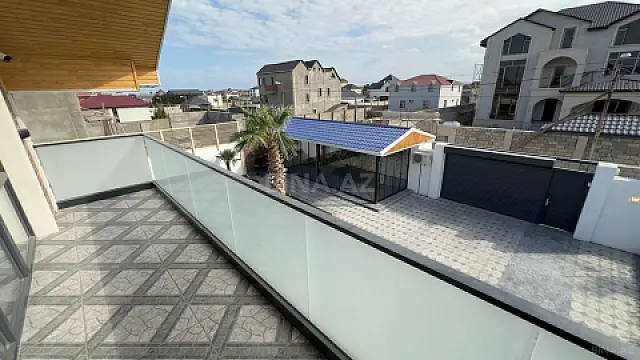 Satılır 6 otaqlı həyət evi 250 m²