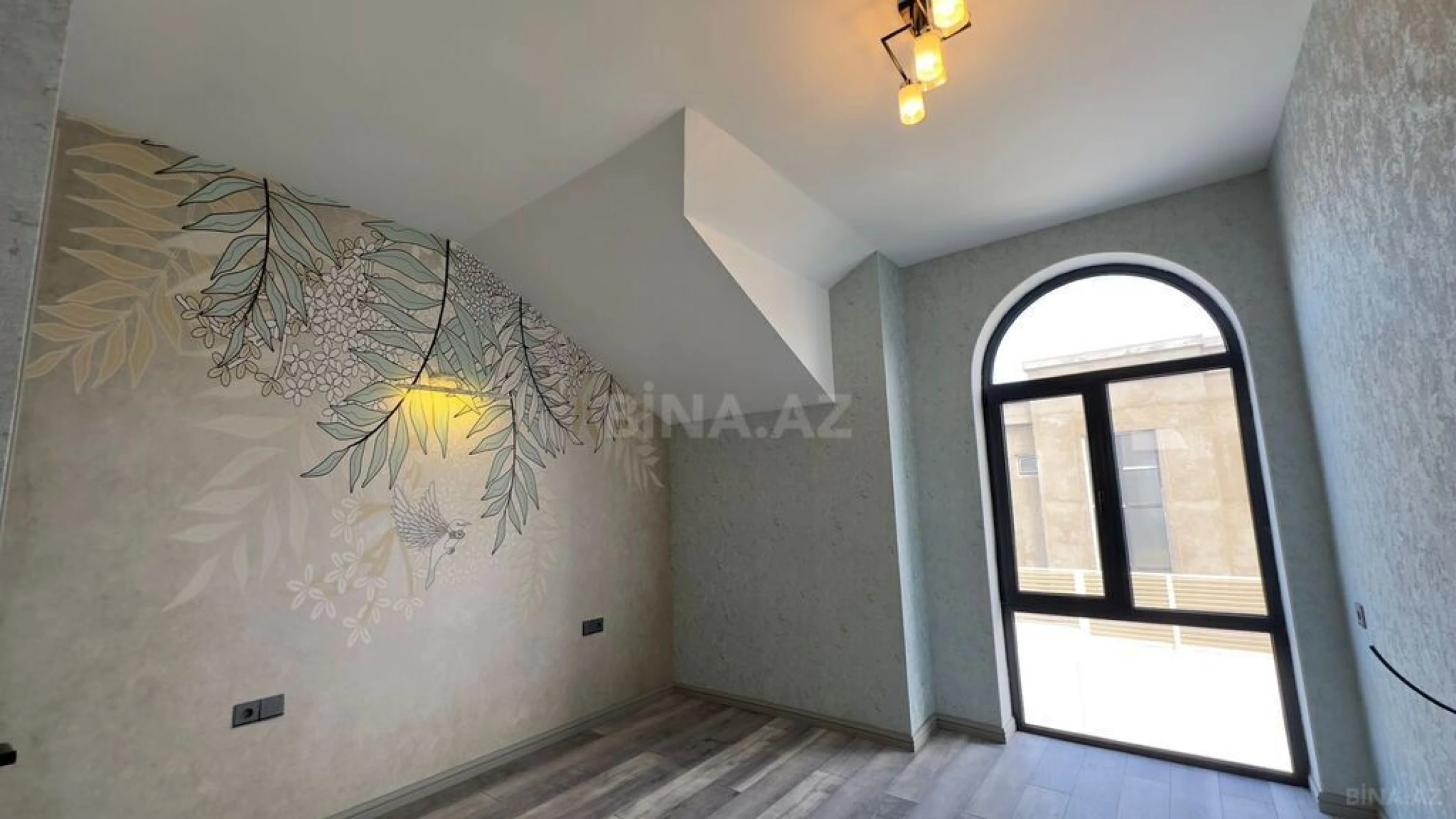 Satılır 6 otaqlı həyət evi 250 m²