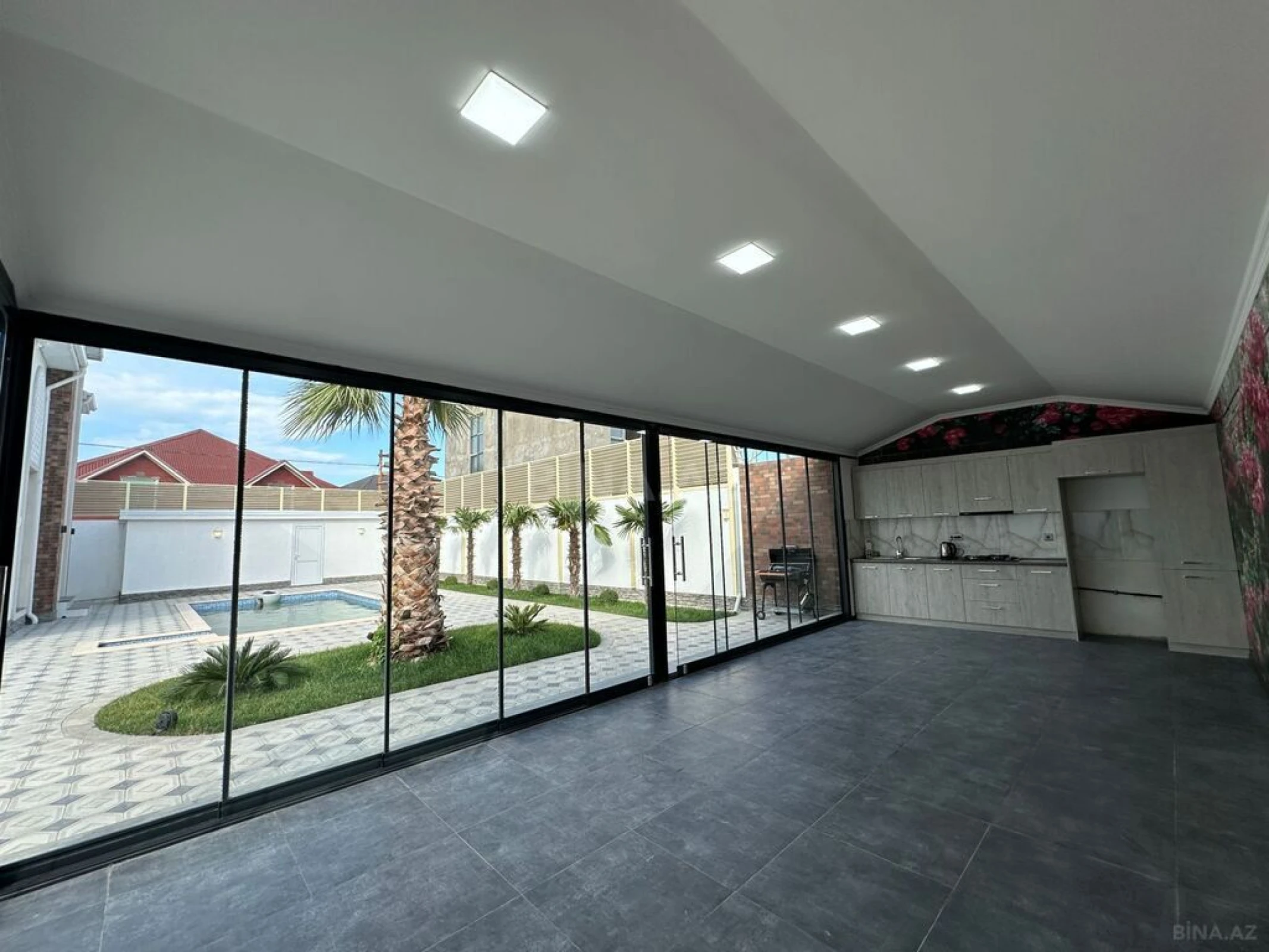 Satılır 6 otaqlı həyət evi 250 m²