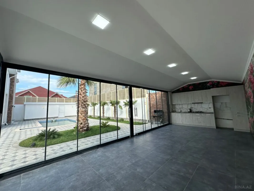 Satılır 6 otaqlı həyət evi 250 m²