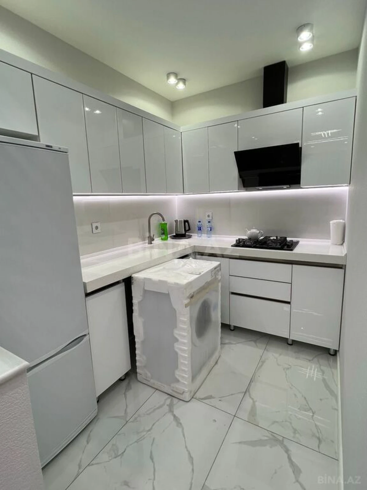 Kirayə verilir 2 otaqlı mənzil 65 m²
