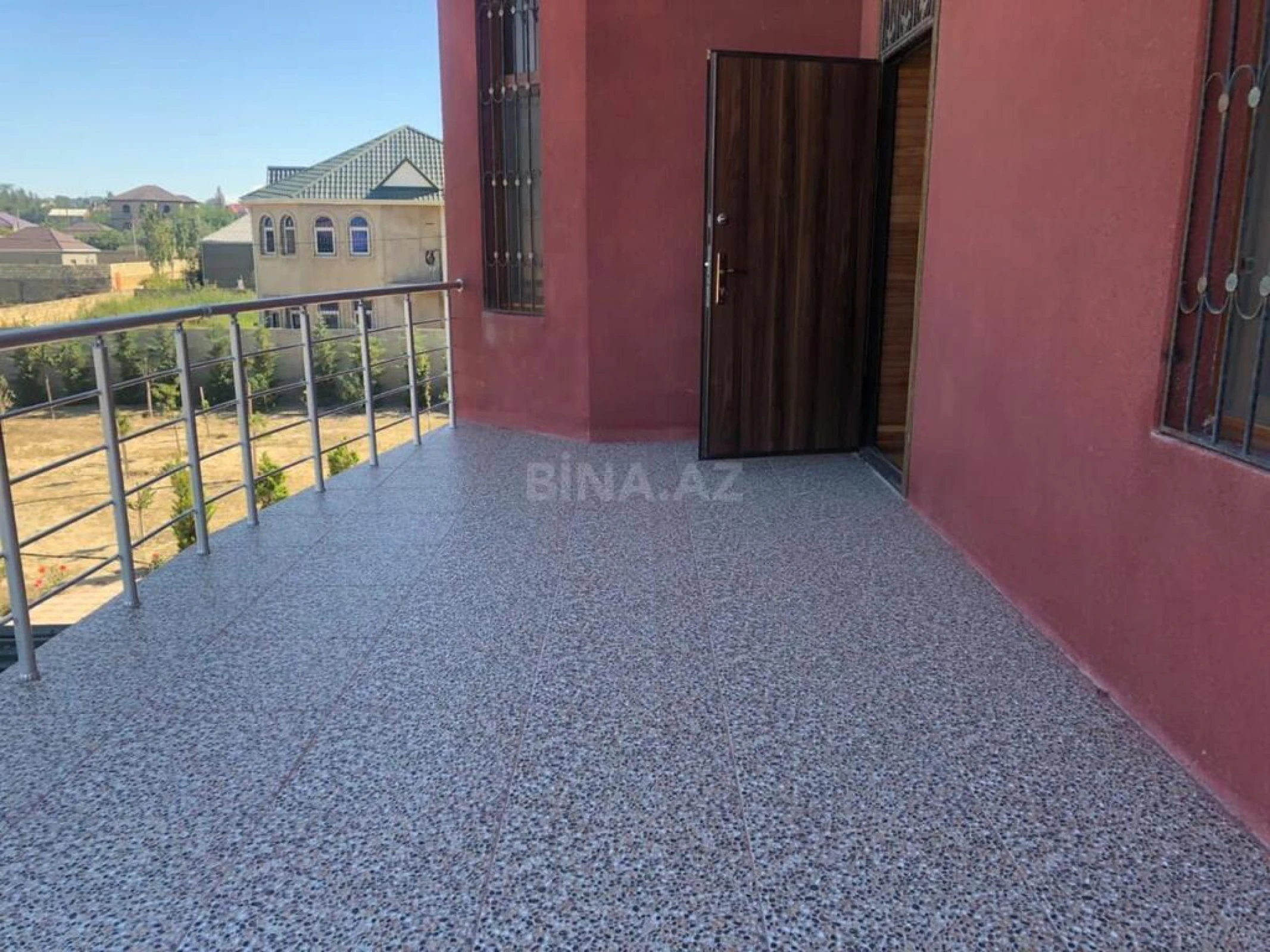 Kirayə verilir 6 otaqlı həyət evi 300 m²