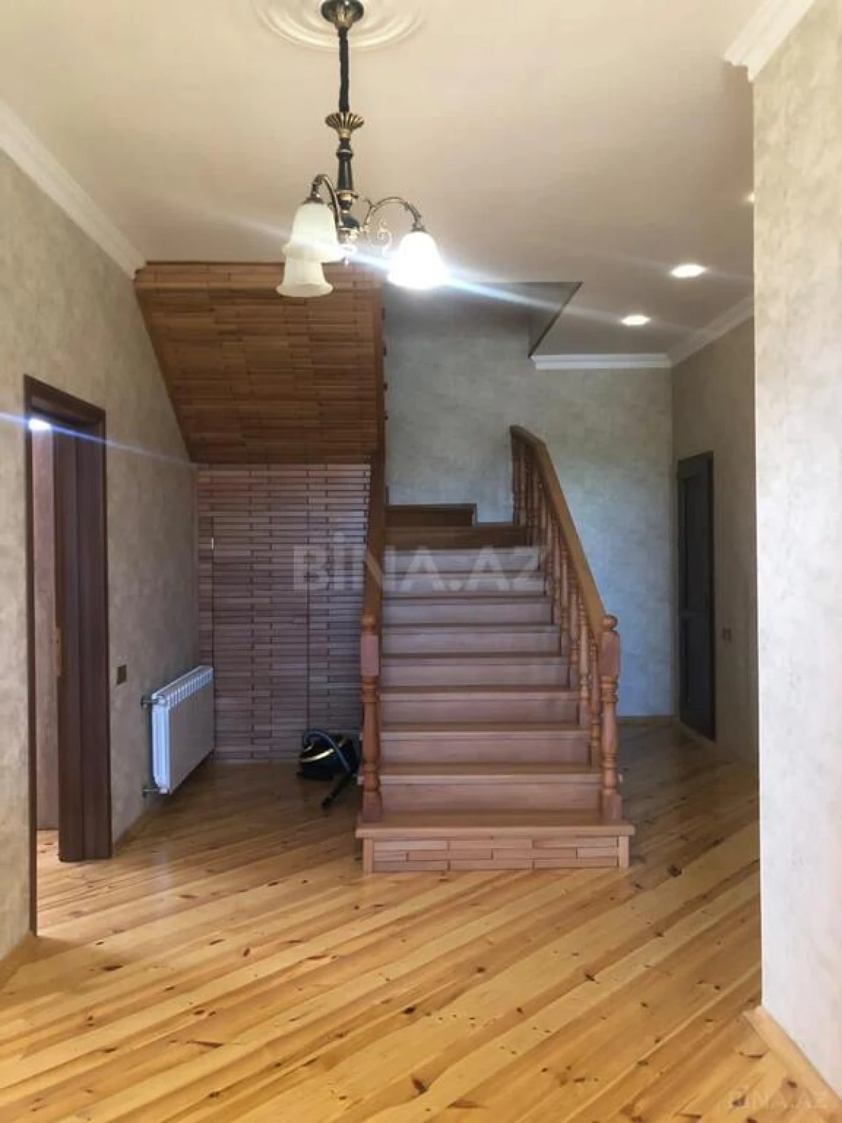 Kirayə verilir 6 otaqlı həyət evi 300 m²