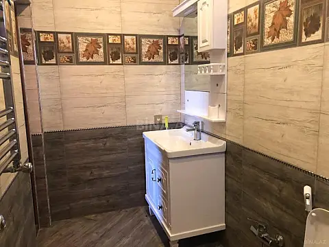 Kirayə verilir 6 otaqlı həyət evi 300 m²