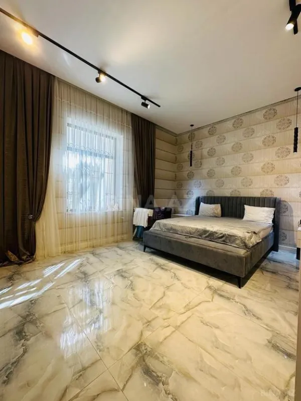 Satılır 5 otaqlı həyət evi 210 m²