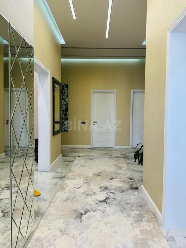 Satılır 5 otaqlı həyət evi 210 m²