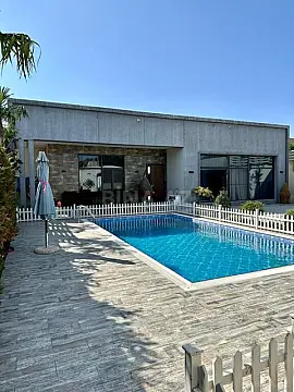 Satılır 5 otaqlı həyət evi 210 m²