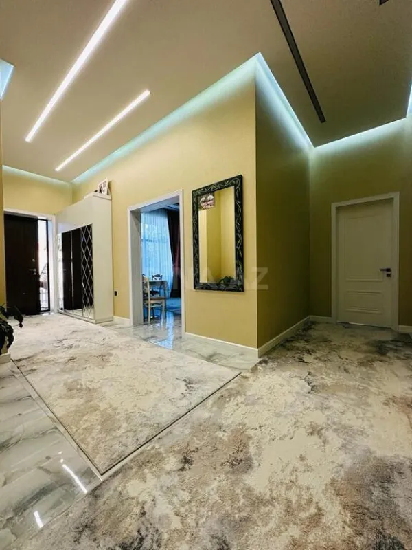 Satılır 5 otaqlı həyət evi 210 m²