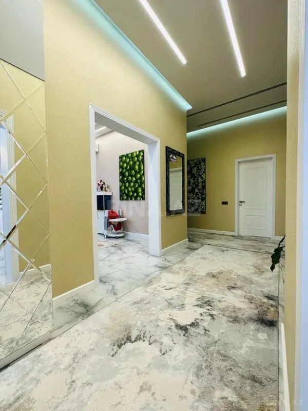 Satılır 5 otaqlı həyət evi 210 m²