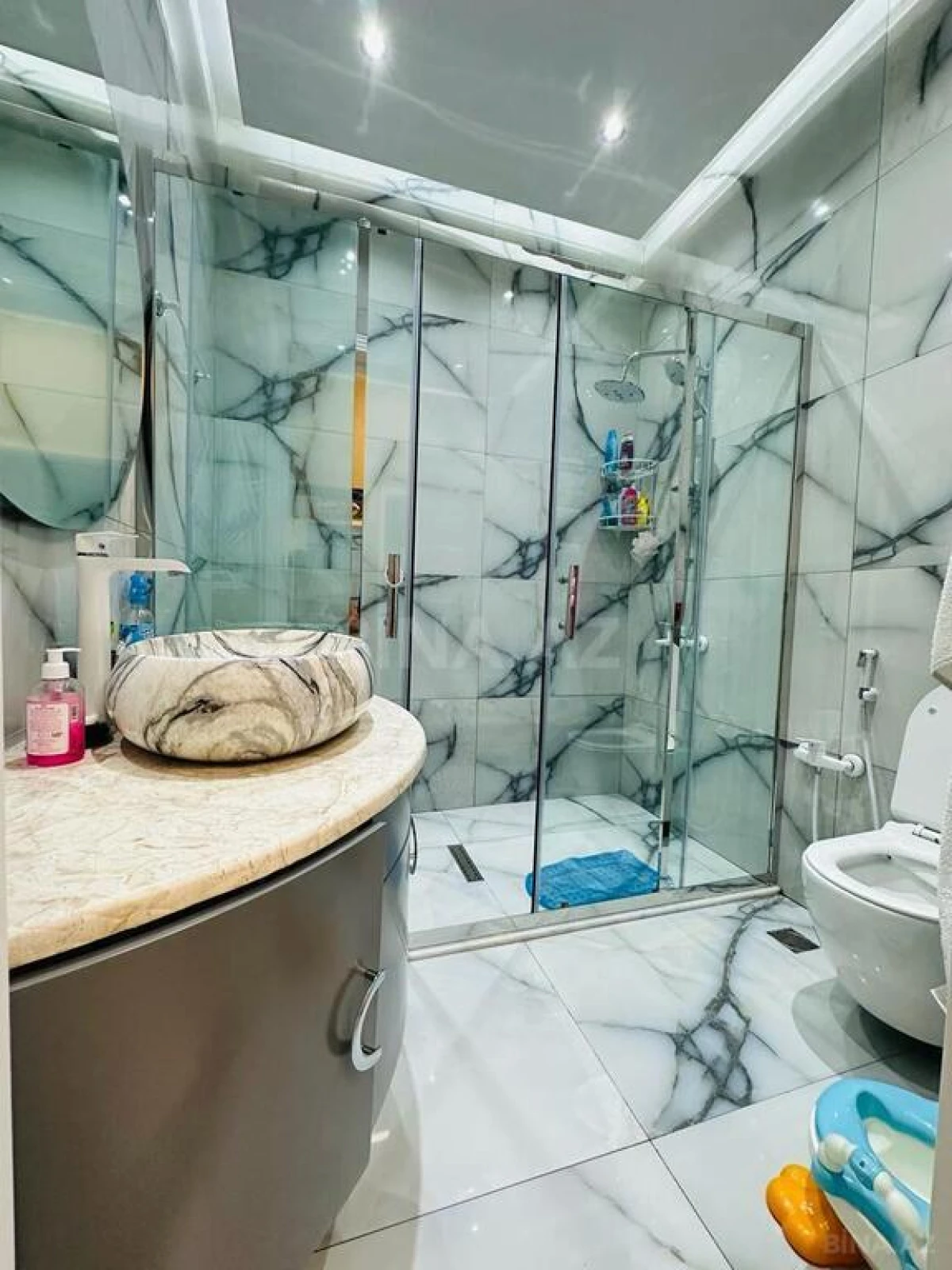 Satılır 5 otaqlı həyət evi 210 m²