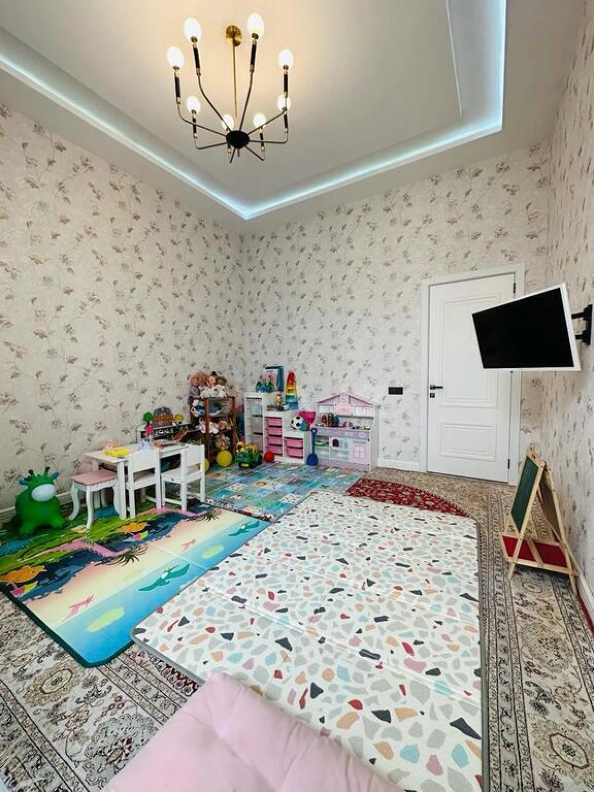 Satılır 5 otaqlı həyət evi 210 m²