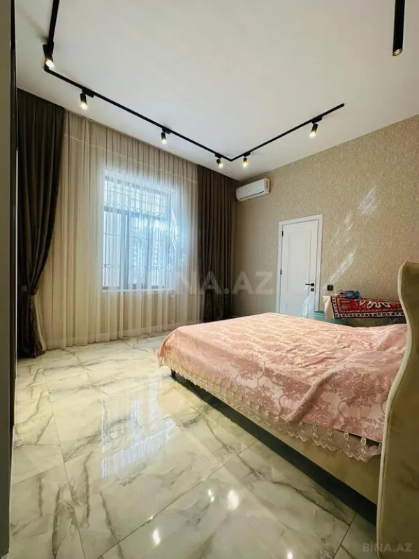 Satılır 5 otaqlı həyət evi 210 m²