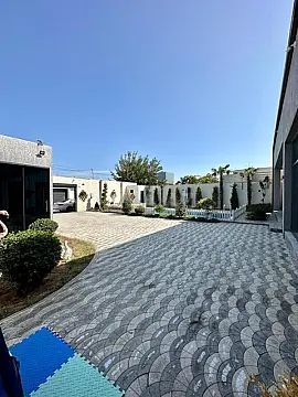 Satılır 5 otaqlı həyət evi 210 m²