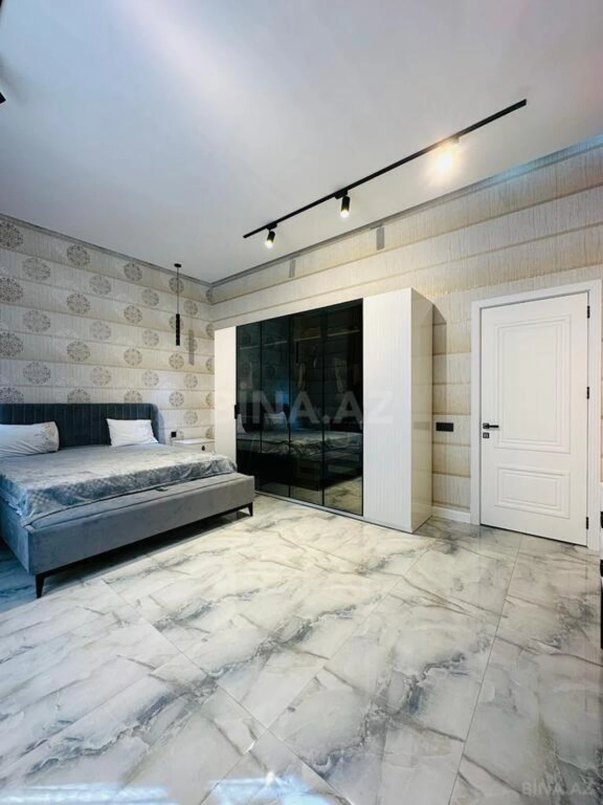 Satılır 5 otaqlı həyət evi 210 m²