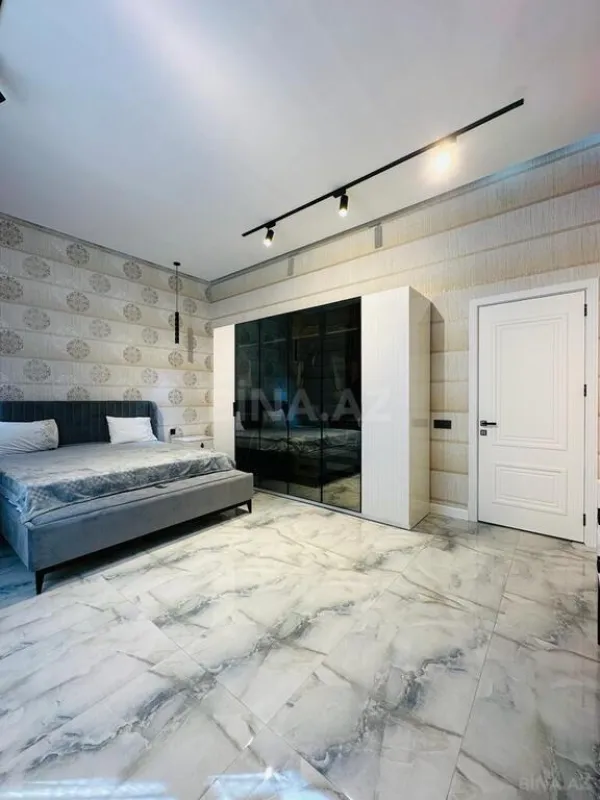 Satılır 5 otaqlı həyət evi 210 m²