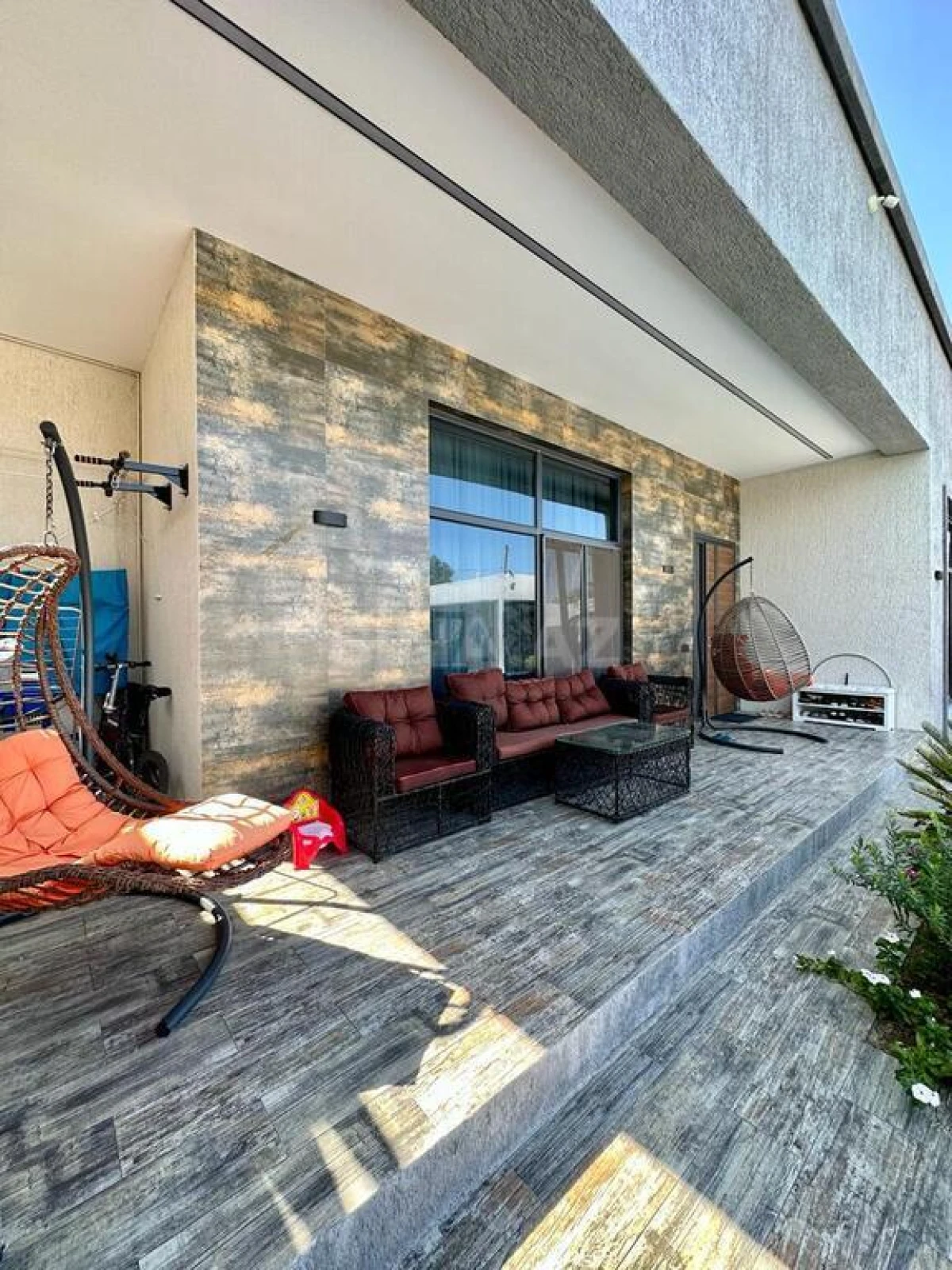 Satılır 5 otaqlı həyət evi 210 m²