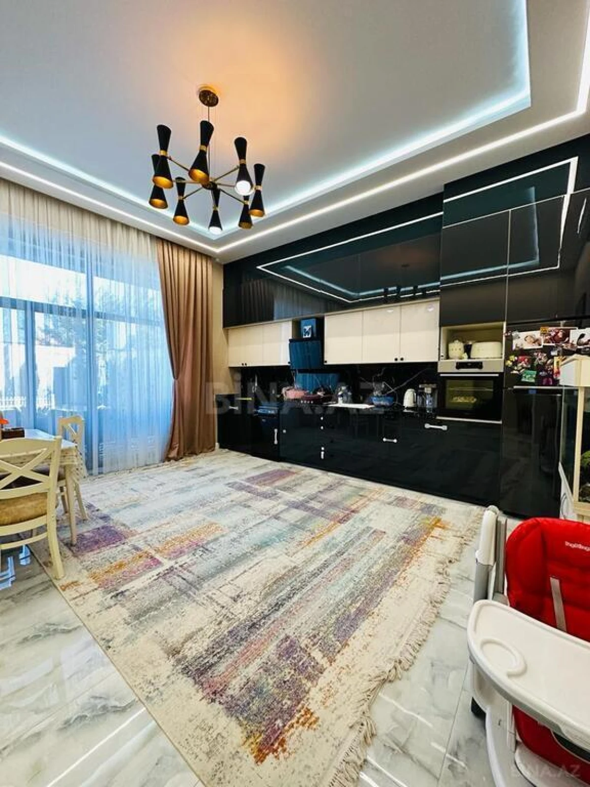 Satılır 5 otaqlı həyət evi 210 m²