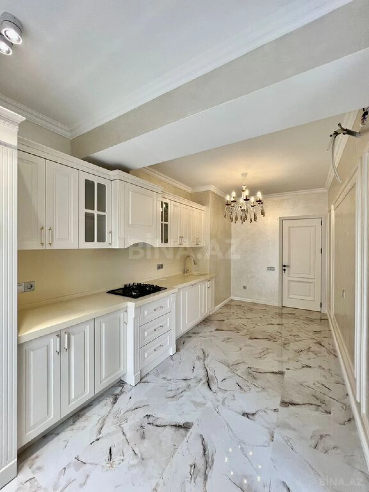 Satılır 3 otaqlı mənzil 110 m²