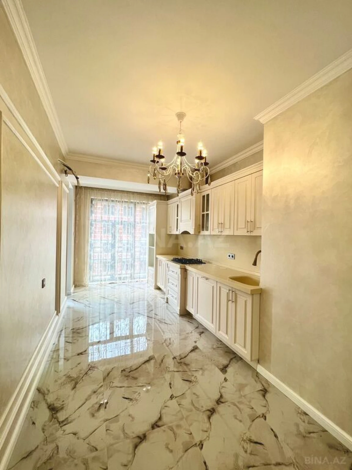 Satılır 3 otaqlı mənzil 110 m²