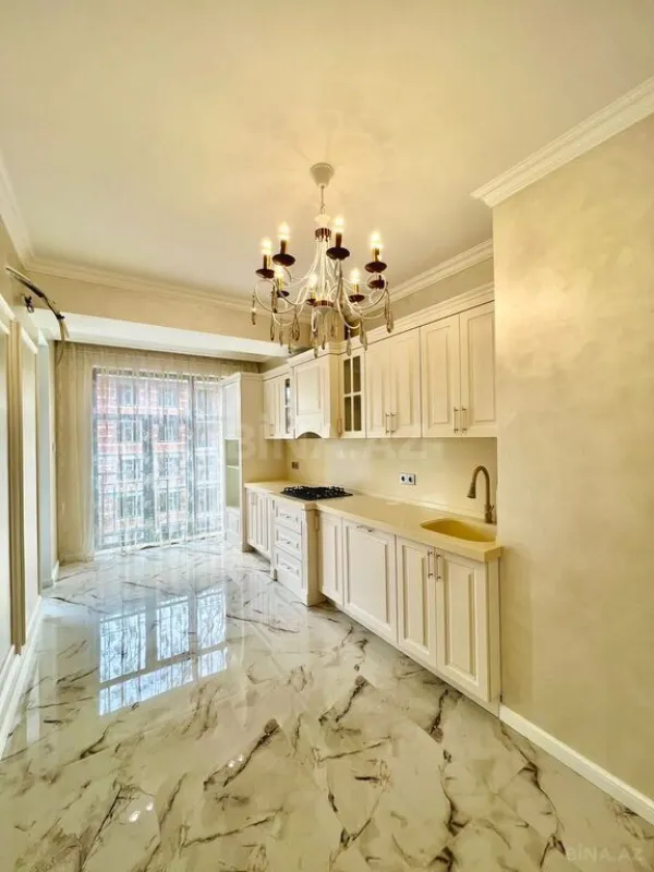 Satılır 3 otaqlı mənzil 110 m²