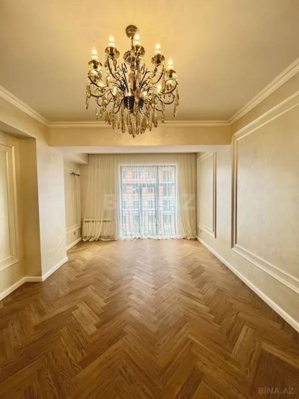 Satılır 3 otaqlı mənzil 110 m²