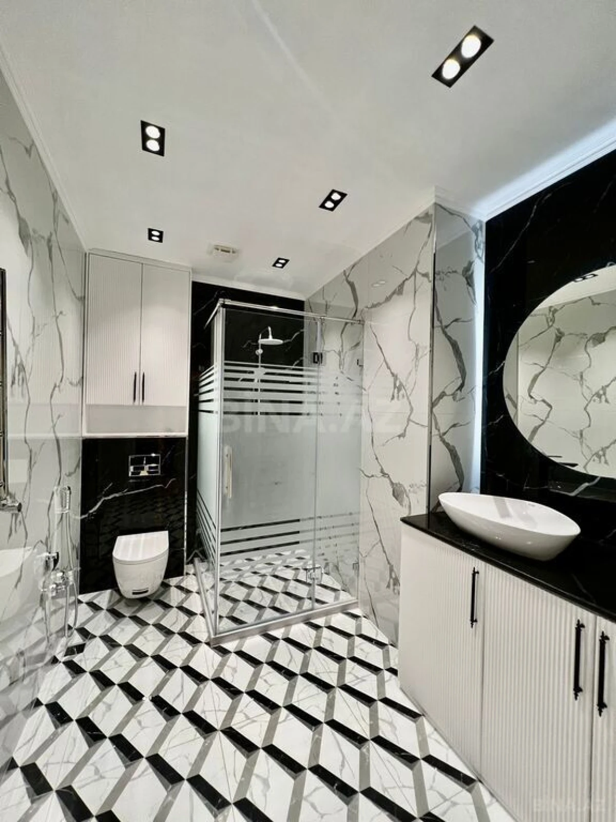 Satılır 3 otaqlı mənzil 110 m²