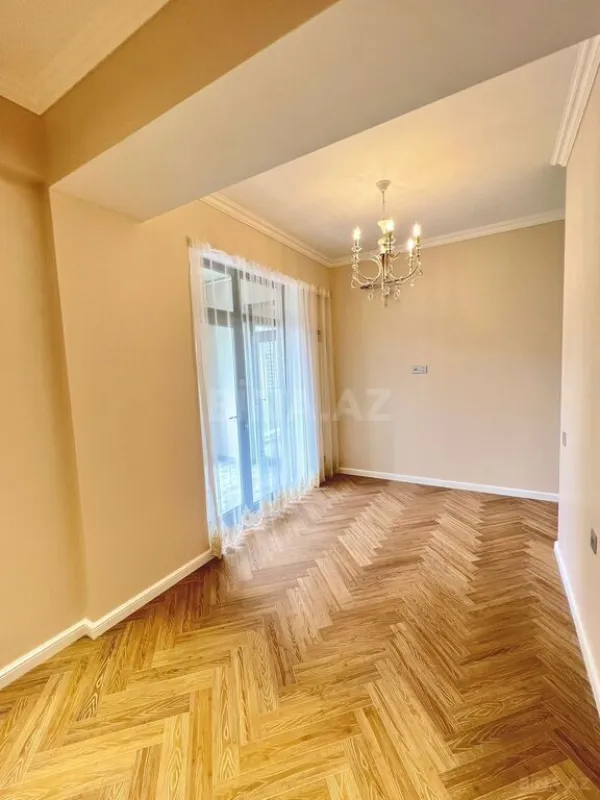Satılır 3 otaqlı mənzil 110 m²