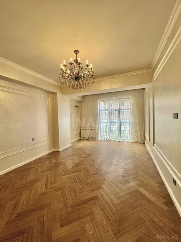 Satılır 3 otaqlı mənzil 110 m²