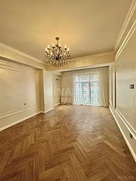 Satılır 3 otaqlı mənzil 110 m²