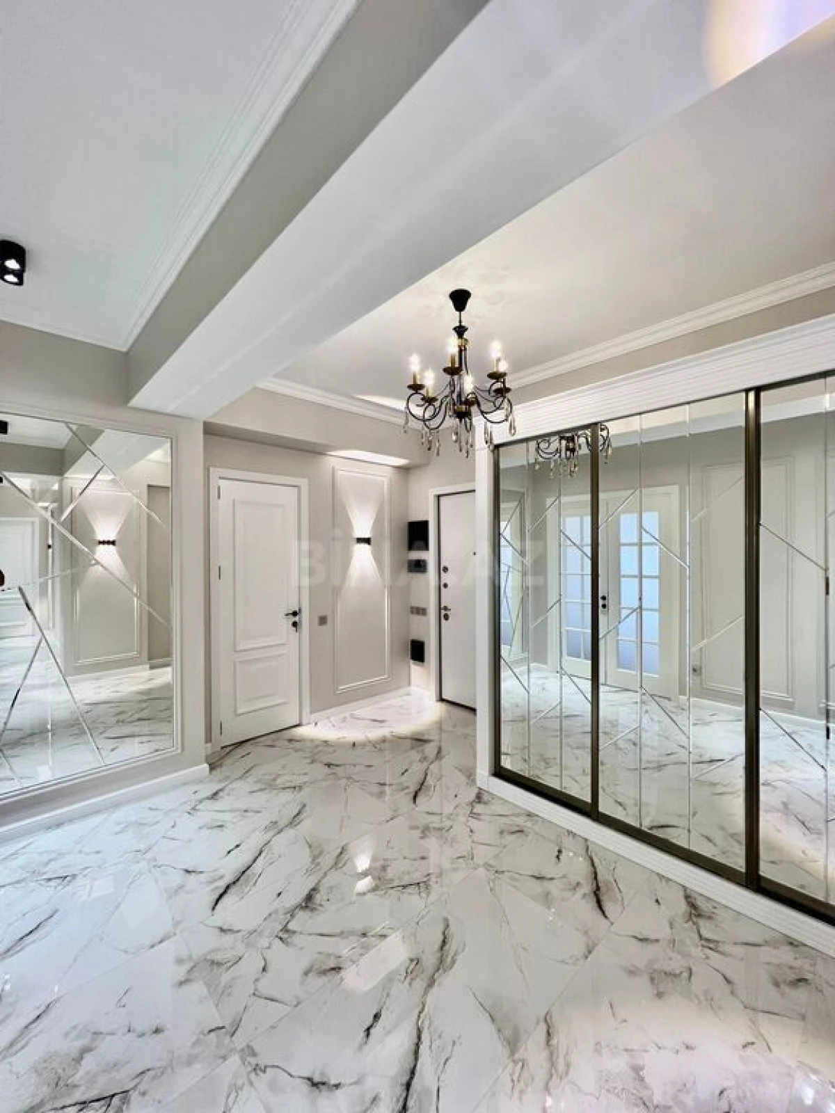 Satılır 3 otaqlı mənzil 110 m²